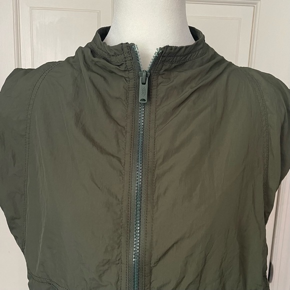 Free People Movement Packable Running Vest Army Size XS Cropped Athleisure - Picture 4 of 13